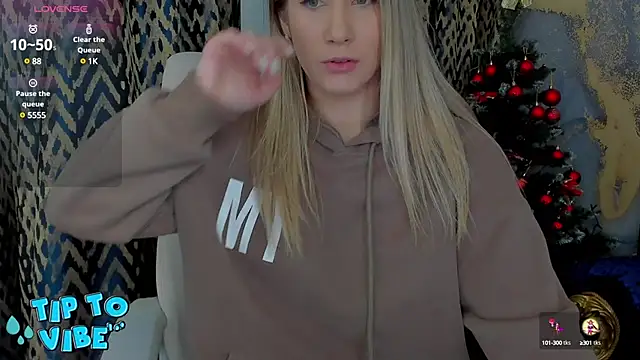 Snapshot of CassandraGood chatting on January 19, 2025, 6:42 am CassandraGood online show from January 19, 2025, 6:42 am