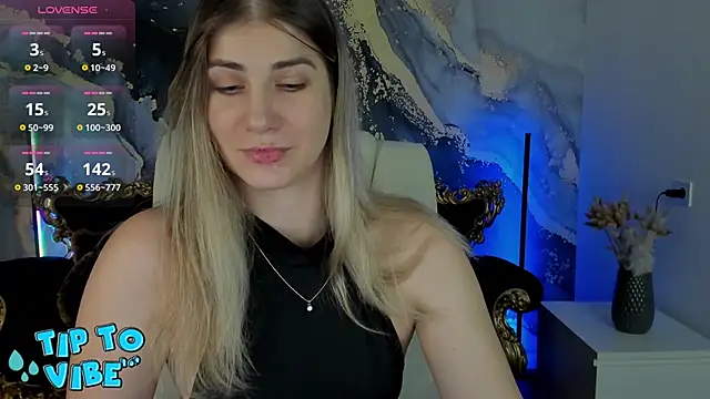 Snapshot of CassandraGood chatting on February 12, 2025, 10:56 am CassandraGood online show from February 12, 2025, 10:56 am