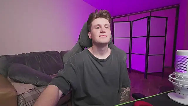 Snapshot of zverev_dima chatting on November 10, 2025, 10:31 pm zverev dima online show from November 10, 2025, 10:31 pm