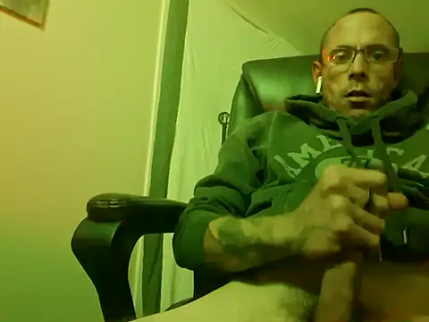 Snapshot of DaddyDK8989 chatting on October 31, 2025, 10:49 am DaddyDK8989 online show from October 31, 2025, 10:49 am