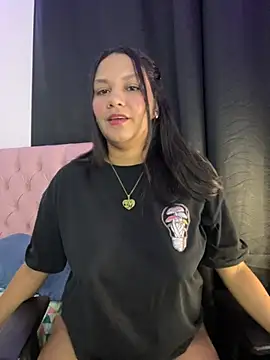 Snapshot of marc_and_ema chatting on February 9, 2025, 3:22 am marc and ema online show from February 9, 2025, 3:22 am