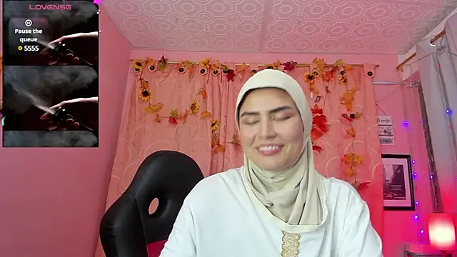 Snapshot of DarshaKhemu chatting on January 29, 2025, 12:33 am DarshaKhemu online show from January 29, 2025, 12:33 am