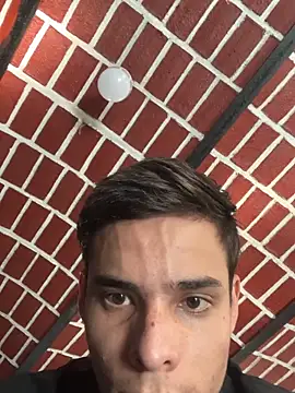 Snapshot of brianor89 chatting on October 18, 2025, 5:35 pm brianor89 online show from October 18, 2025, 5:35 pm