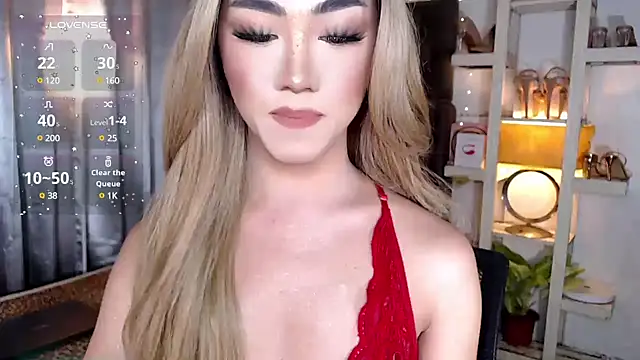 Snapshot of Local_Hoelyx chatting on December 9, 2024, 6:34 am Local Hoelyx online show from December 9, 2024, 6:34 am