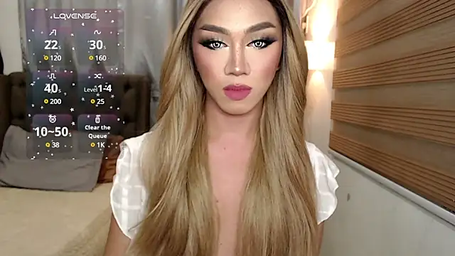 Snapshot of Local_Hoelyx chatting on January 2, 2025, 4:35 pm Local Hoelyx online show from January 2, 2025, 4:35 pm