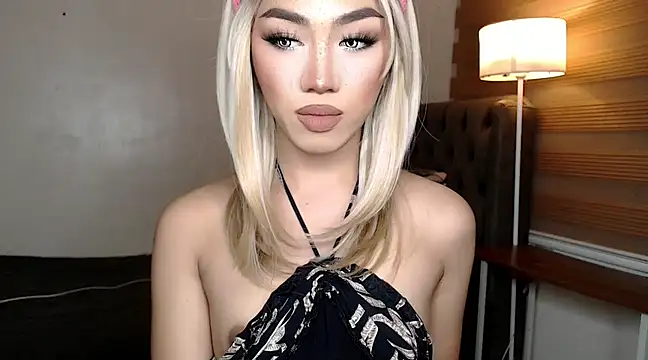 Snapshot of Local_Hoelyx chatting on March 2, 2025, 7:21 am Local Hoelyx online show from March 2, 2025, 7:21 am