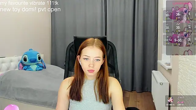Snapshot of Hot_Mia_ chatting on December 4, 2024, 11:30 am Hot Mia online show from December 4, 2024, 11:30 am