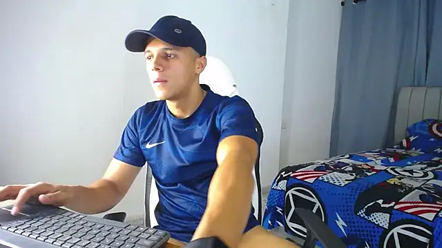 Snapshot of DavidAngell7 chatting on December 20, 2024, 4:09 am DavidAngell7 online show from December 20, 2024, 4:09 am