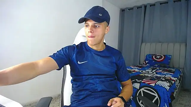 Snapshot of DavidAngell7 chatting on January 10, 2025, 3:18 am DavidAngell7 online show from January 10, 2025, 3:18 am