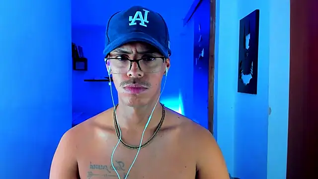 Snapshot of _John_Boy_ chatting on February 28, 2025, 12:43 am John Boy online show from February 28, 2025, 12:43 am