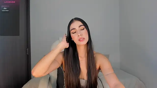 Snapshot of RebeccaBaxter chatting on January 9, 2025, 12:35 am RebeccaBaxter online show from January 9, 2025, 12:35 am