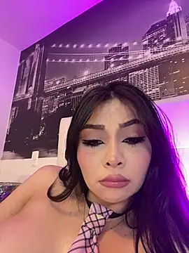 Snapshot of KateLatorre chatting on February 26, 2025, 2:37 am KateLatorre online show from February 26, 2025, 2:37 am