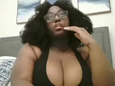 Snapshot of MissCC99 chatting on December 5, 2024, 8:00 am MissCC99 online show from December 5, 2024, 8:00 am