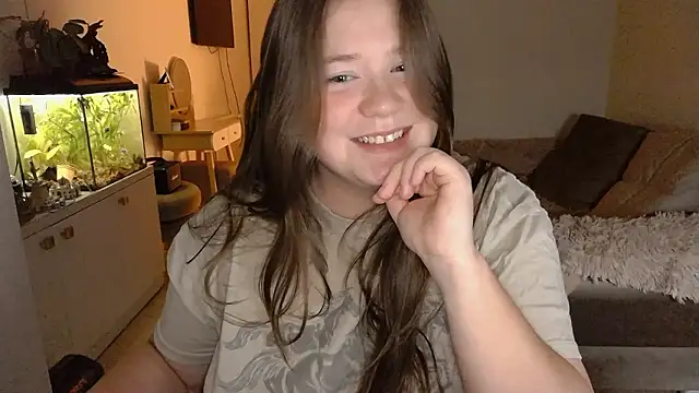 Snapshot of remirann_ chatting on December 4, 2024, 3:43 pm remirann  online show from December 4, 2024, 3:43 pm