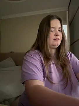 Snapshot of remirann_ chatting on December 14, 2024, 10:24 am remirann  online show from December 14, 2024, 10:24 am