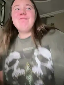 Snapshot of remirann_ chatting on December 15, 2024, 5:42 pm remirann  online show from December 15, 2024, 5:42 pm