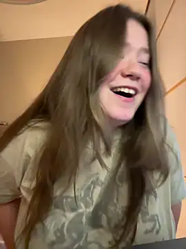 Snapshot of remirann_ chatting on January 10, 2025, 11:22 am remirann  online show from January 10, 2025, 11:22 am