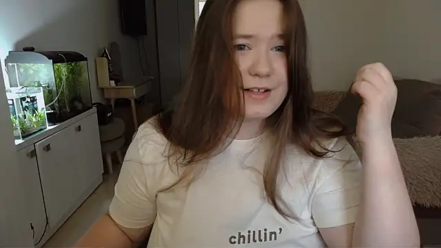 Snapshot of remirann_ chatting on February 15, 2025, 10:33 am remirann  online show from February 15, 2025, 10:33 am