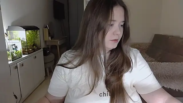 Snapshot of remirann_ chatting on February 18, 2025, 4:05 pm remirann  online show from February 18, 2025, 4:05 pm