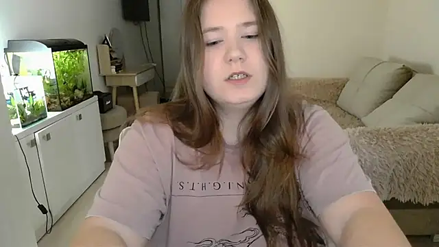 Snapshot of remirann_ chatting on February 26, 2025, 12:14 pm remirann  online show from February 26, 2025, 12:14 pm