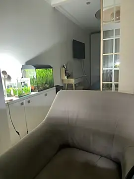 Snapshot of remirann_ chatting on February 26, 2025, 5:28 pm remirann  online show from February 26, 2025, 5:28 pm