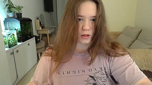 Snapshot of remirann_ chatting on March 14, 2025, 9:14 am remirann  online show from March 14, 2025, 9:14 am