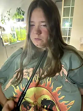 Snapshot of remirann_ chatting on September 16, 2025, 8:21 pm remirann  online show from September 16, 2025, 8:21 pm