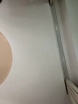 Snapshot of remirann_ chatting on September 25, 2025, 6:33 pm remirann  online show from September 25, 2025, 6:33 pm