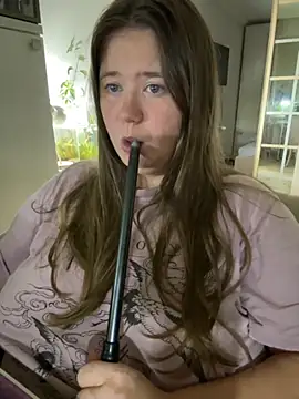 Snapshot of remirann_ chatting on October 5, 2025, 5:44 pm remirann  online show from October 5, 2025, 5:44 pm