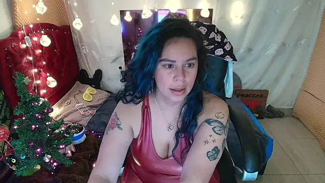 Snapshot of elektra_32 chatting on December 20, 2024, 7:12 am elektra 32 online show from December 20, 2024, 7:12 am