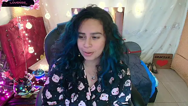 Snapshot of elektra_32 chatting on December 21, 2024, 10:28 am elektra 32 online show from December 21, 2024, 10:28 am