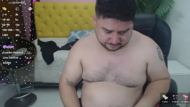 Snapshot of oso_dirty_ chatting on February 22, 2025, 5:35 pm oso dirty online show from February 22, 2025, 5:35 pm