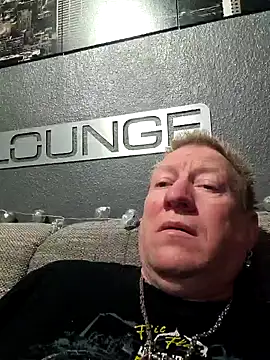 Snapshot of tomtom111111 chatting on December 20, 2024, 11:37 pm tomtom111111 online show from December 20, 2024, 11:37 pm