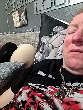 Snapshot of tomtom111111 chatting on February 28, 2025, 11:34 pm tomtom111111 online show from February 28, 2025, 11:34 pm