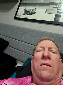 Snapshot of tomtom111111 chatting on October 6, 2025, 5:10 pm tomtom111111 online show from October 6, 2025, 5:10 pm