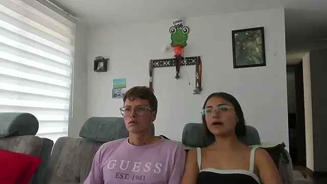 Snapshot of A_sexy_couple__ chatting on September 22, 2025, 5:59 pm A sexy couple online show from September 22, 2025, 5:59 pm