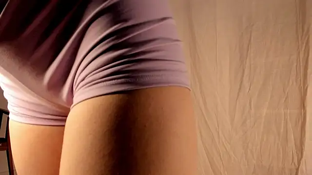 Snapshot of hee_jeen chatting on February 7, 2025, 1:47 am hee jeen online show from February 7, 2025, 1:47 am