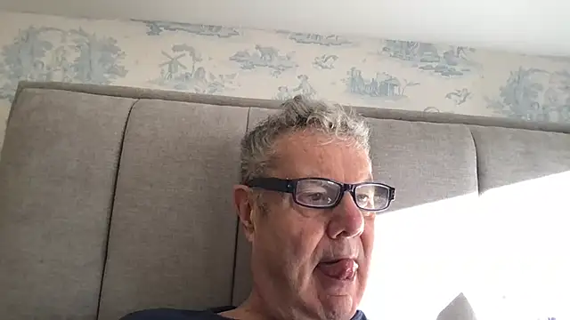 Snapshot of Oldpistolpete chatting on November 10, 2025, 9:30 am Oldpistolpete online show from November 10, 2025, 9:30 am