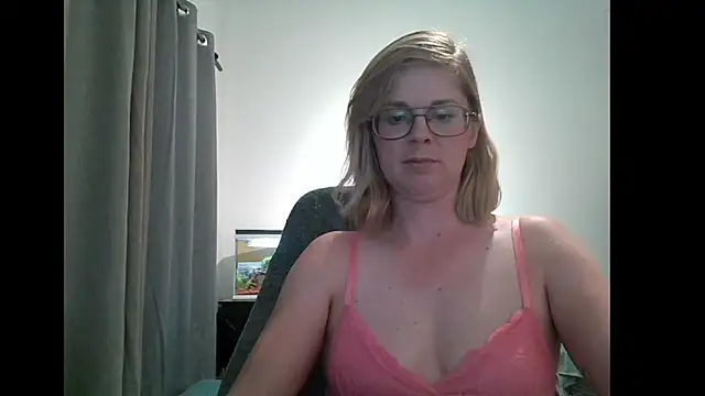 Snapshot of SavannaGirly chatting on February 23, 2025, 3:08 pm SavannaGirly online show from February 23, 2025, 3:08 pm
