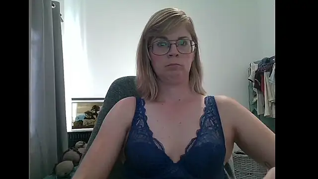 Snapshot of SavannaGirly chatting on March 3, 2025, 7:21 am SavannaGirly online show from March 3, 2025, 7:21 am