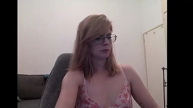 Snapshot of SavannaGirly chatting on September 14, 2025, 11:20 am SavannaGirly online show from September 14, 2025, 11:20 am