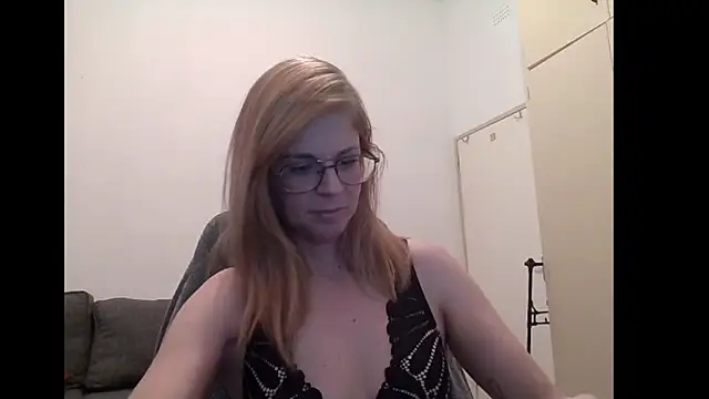 Snapshot of SavannaGirly chatting on September 24, 2025, 6:50 am SavannaGirly online show from September 24, 2025, 6:50 am