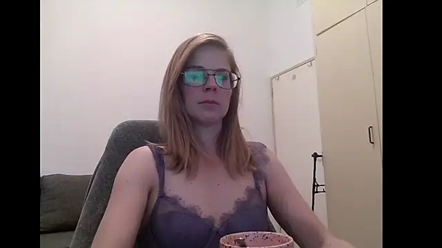 Snapshot of SavannaGirly chatting on September 25, 2025, 9:13 am SavannaGirly online show from September 25, 2025, 9:13 am
