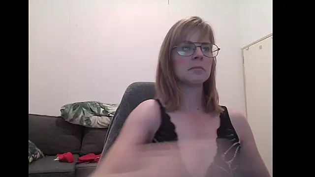 Snapshot of SavannaGirly chatting on October 3, 2025, 10:56 am SavannaGirly online show from October 3, 2025, 10:56 am