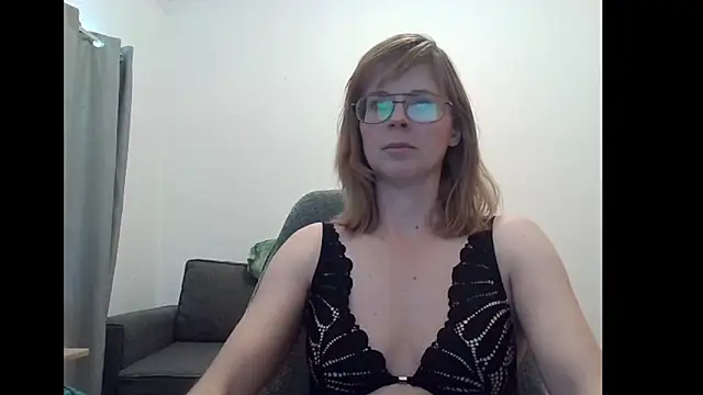 Snapshot of SavannaGirly chatting on October 13, 2025, 9:20 am SavannaGirly online show from October 13, 2025, 9:20 am
