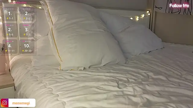 Snapshot of LisaSweetie chatting on February 17, 2025, 7:10 pm LisaSweetie online show from February 17, 2025, 7:10 pm