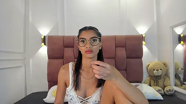 Snapshot of liagirl_cute chatting on January 11, 2025, 5:20 am liagirl cute online show from January 11, 2025, 5:20 am