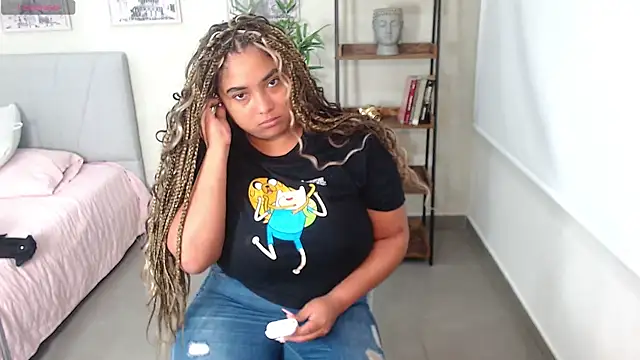 Snapshot of Kenya--Buhle chatting on February 12, 2025, 11:07 am Kenya--Buhle online show from February 12, 2025, 11:07 am