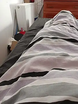 Snapshot of Zozo073 chatting on October 29, 2025, 10:17 am Zozo073 online show from October 29, 2025, 10:17 am