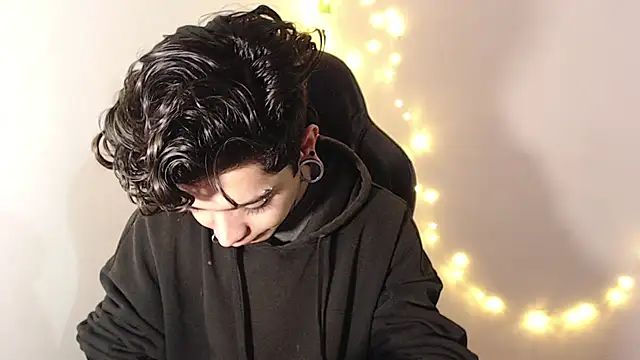 Snapshot of saad_man chatting on February 7, 2025, 6:14 am saad man online show from February 7, 2025, 6:14 am